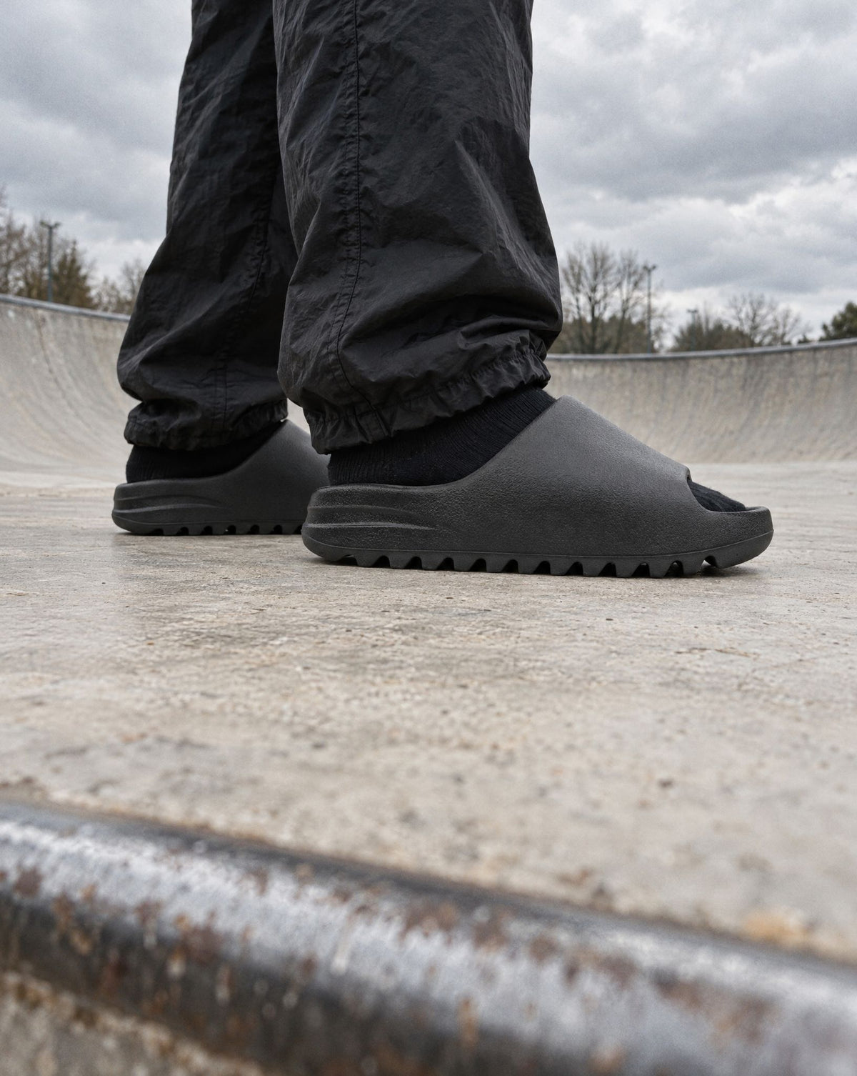 adidas Yeezy Slide Onyx - on-foot