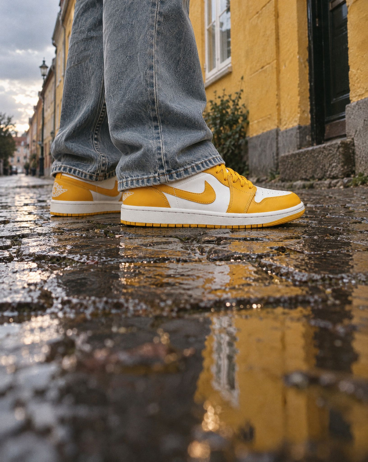 Jordan 1 Low Pollen - on-foot
