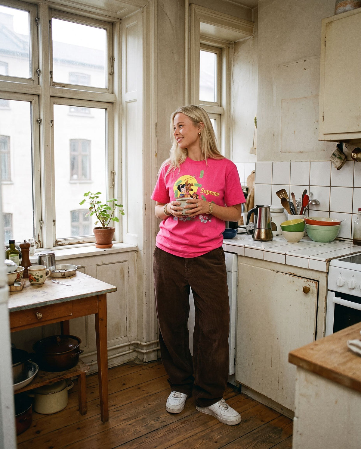 Supreme All Dogs Go To Heaven Tee Fuchsia - streetstyle i København