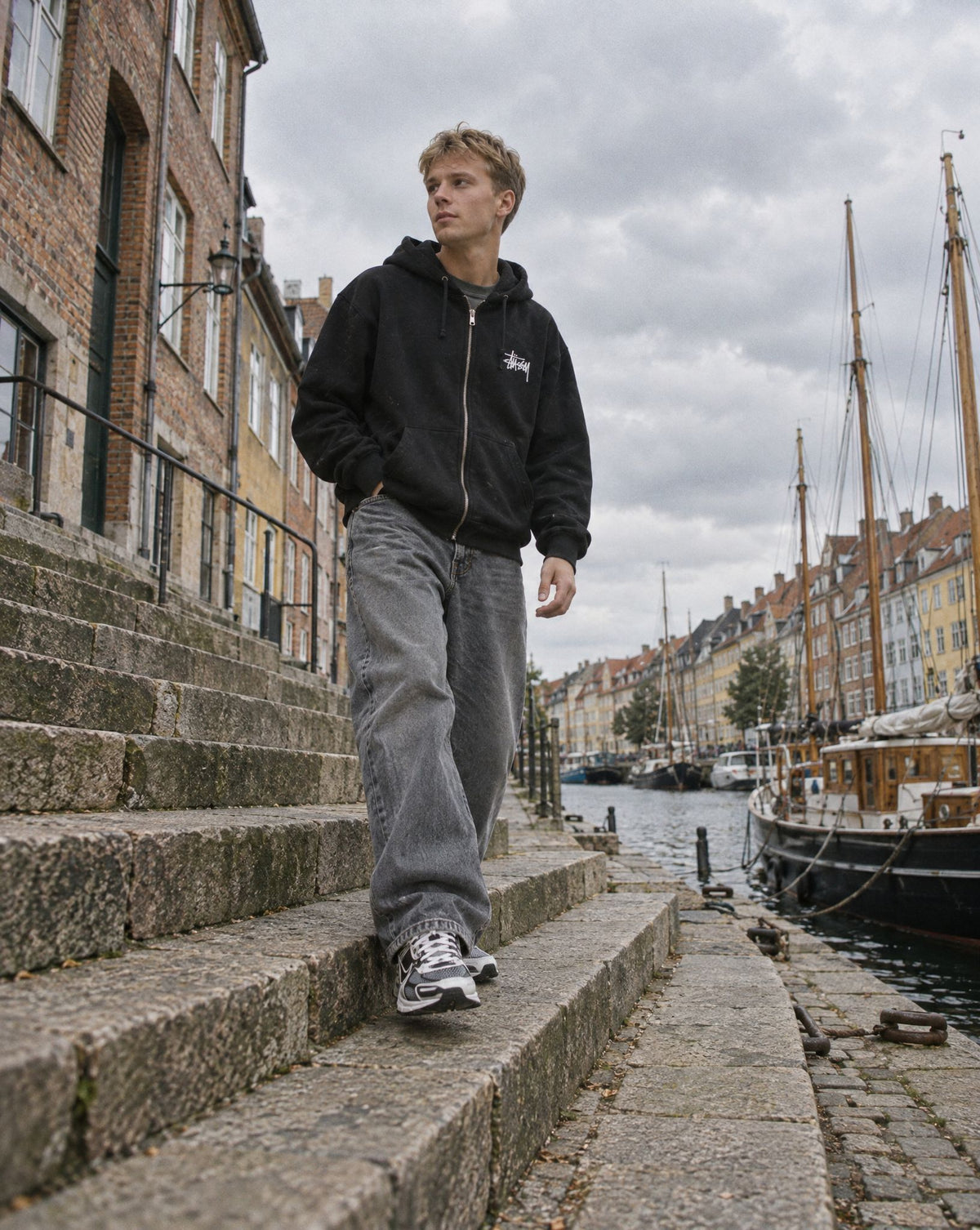 Nike Zoom Vomero 5 SE SP Dark Grey Black White - streetstyle i København