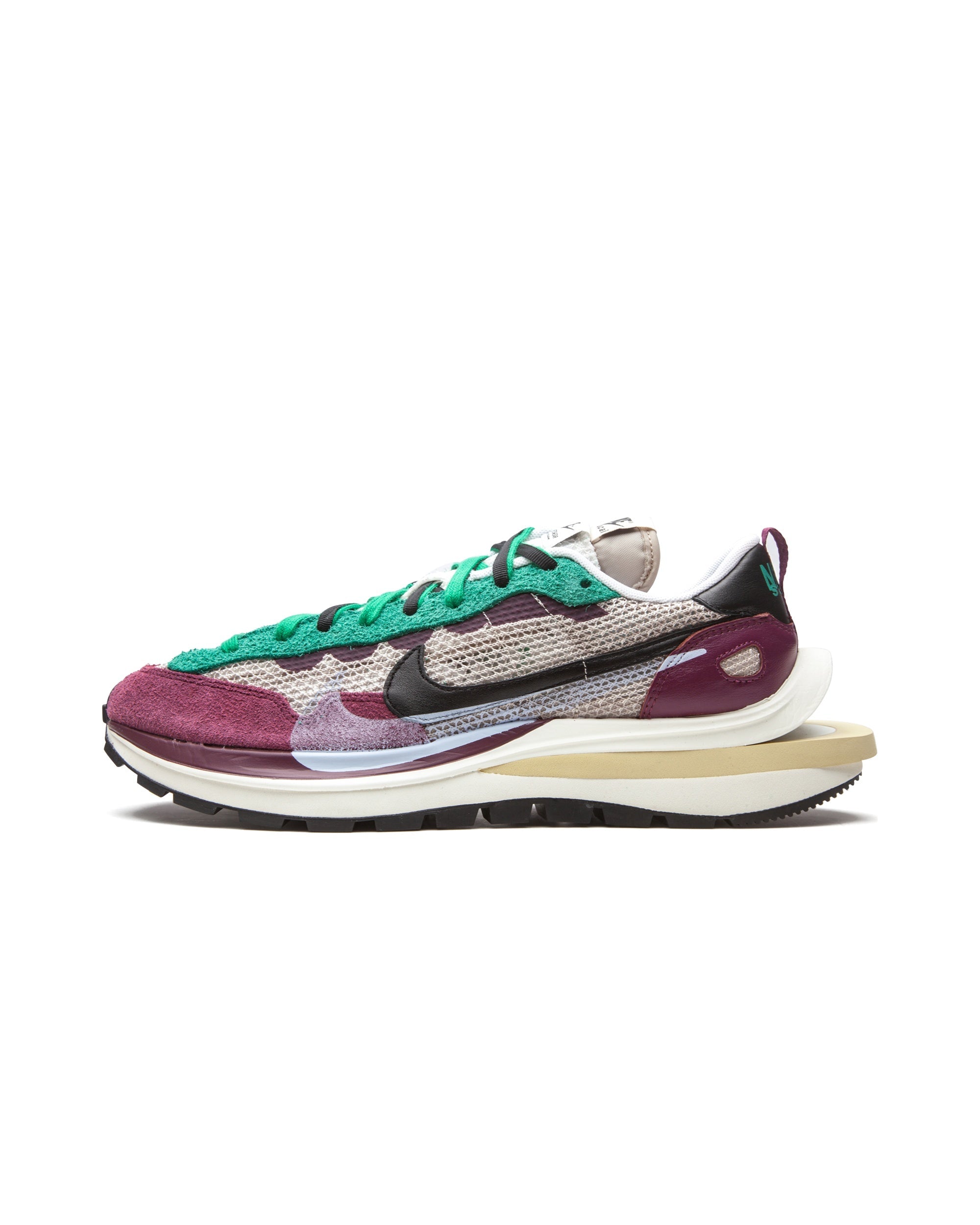Nike Vaporwaffle sacai Villain Red Neptune Green