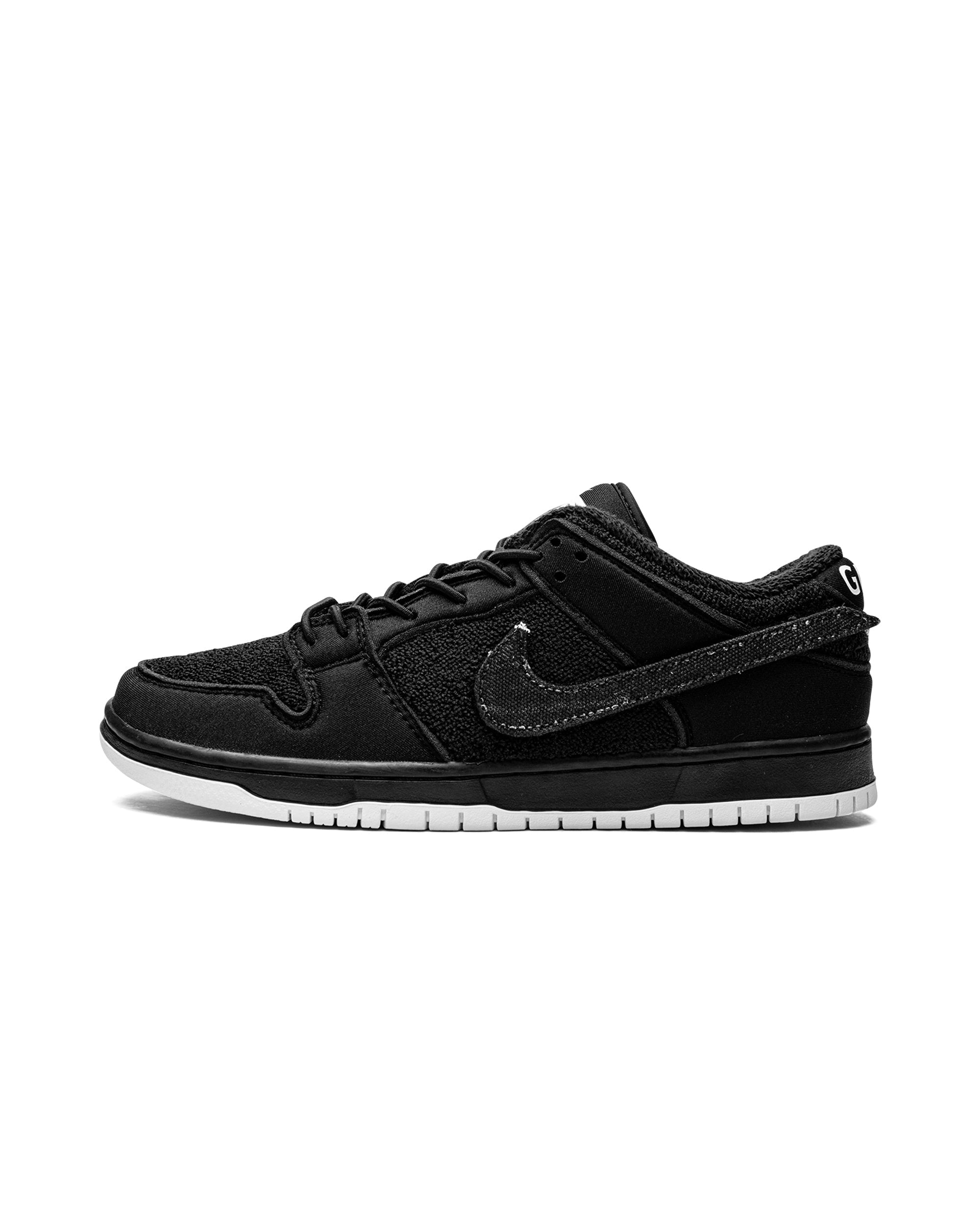 Nike SB Dunk Low Gnarhunters
