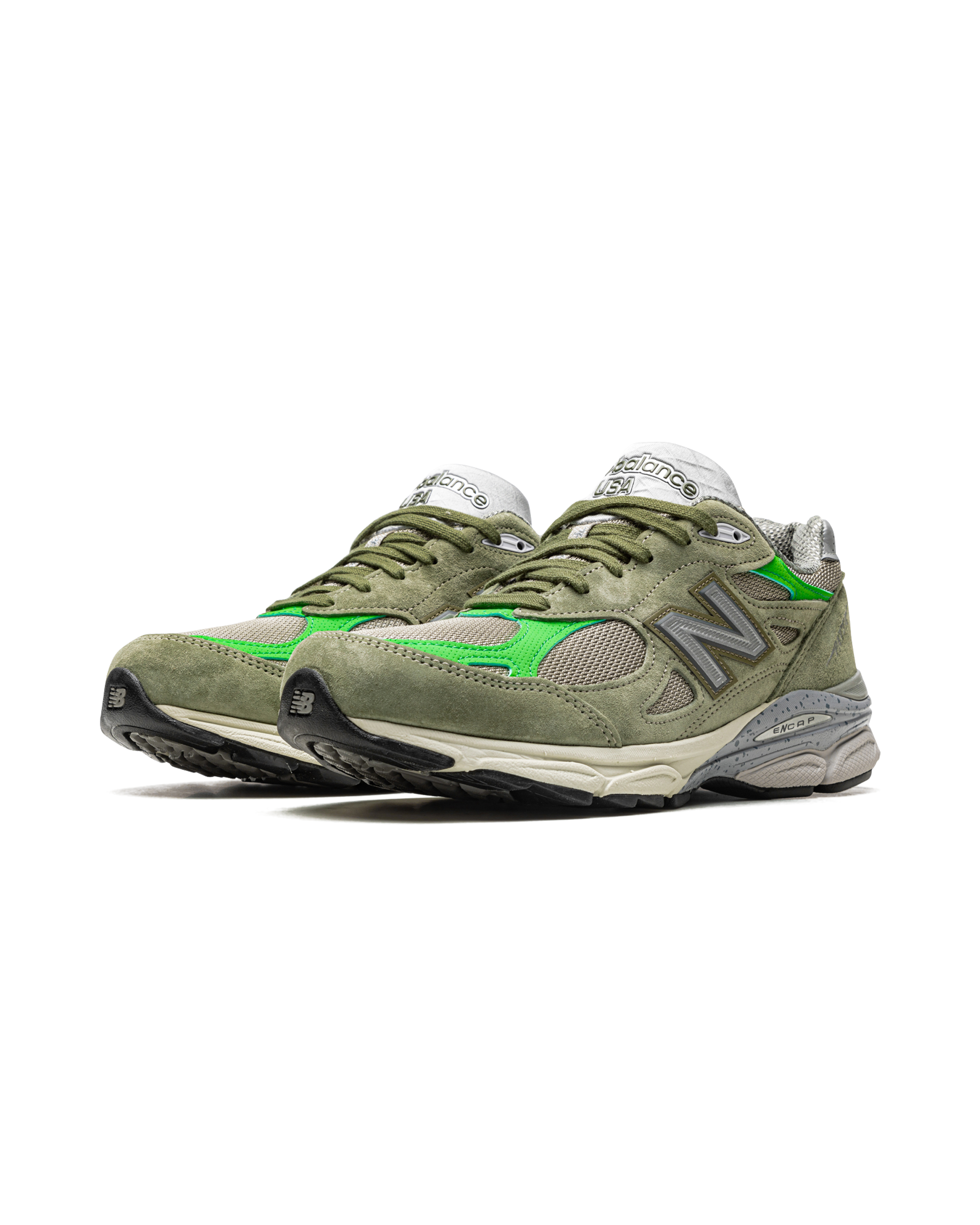 New Balance 990v3 MiUSA Patta Keep Your Family Close