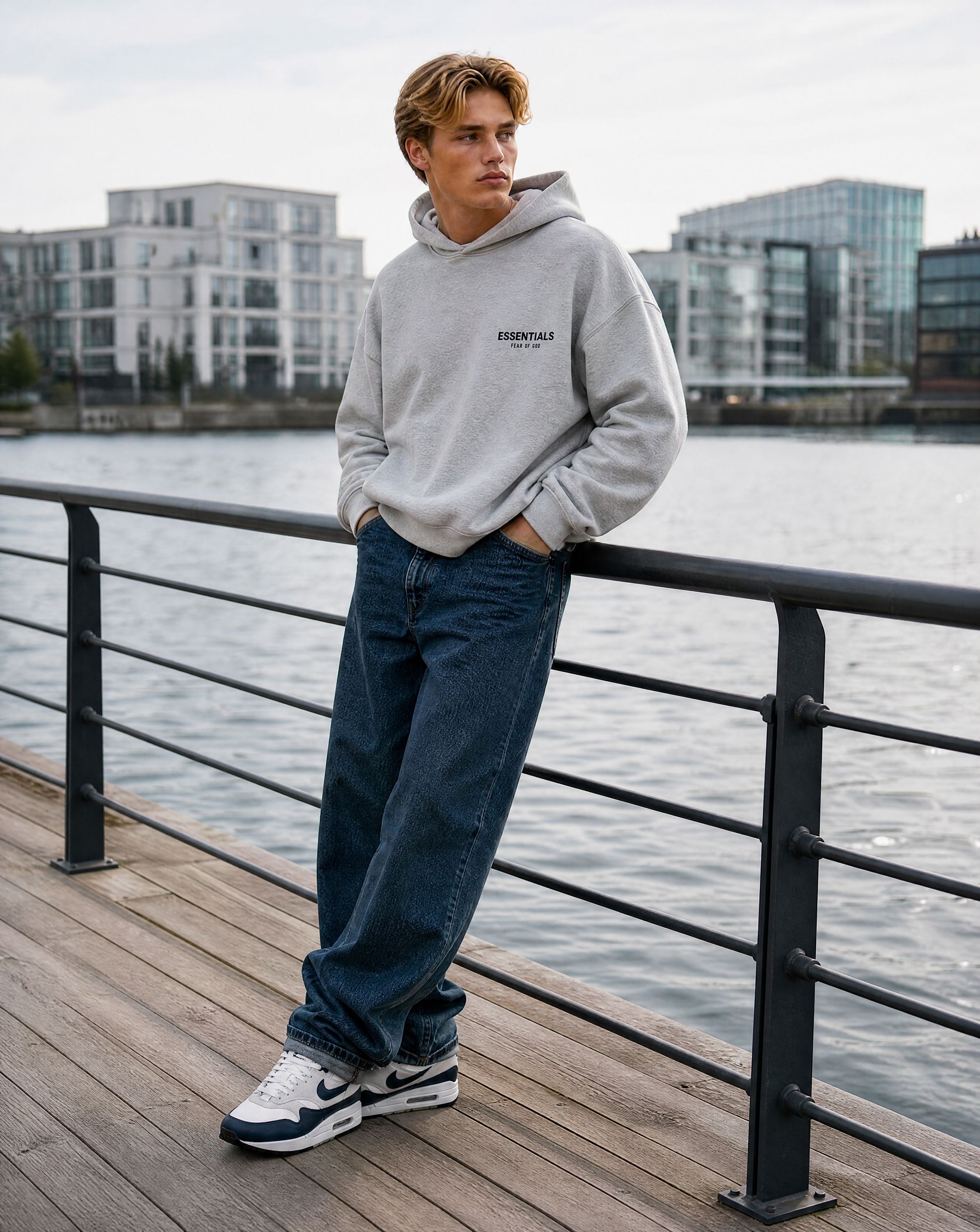 Nike Air Max 1 Essential Summit White Armory Navy - streetstyle i København