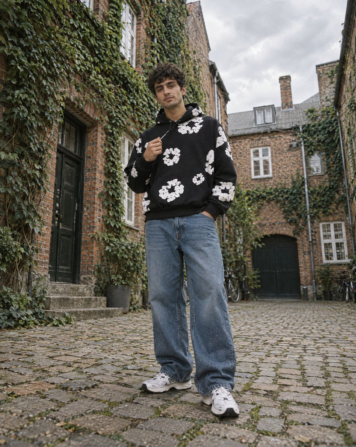 Denim Tears The Cotton Wreath Sweatshirt Black - streetstyle i København