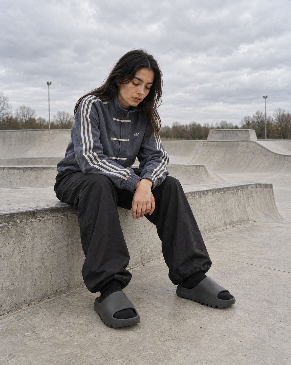 adidas Yeezy Slide Onyx - streetstyle i København