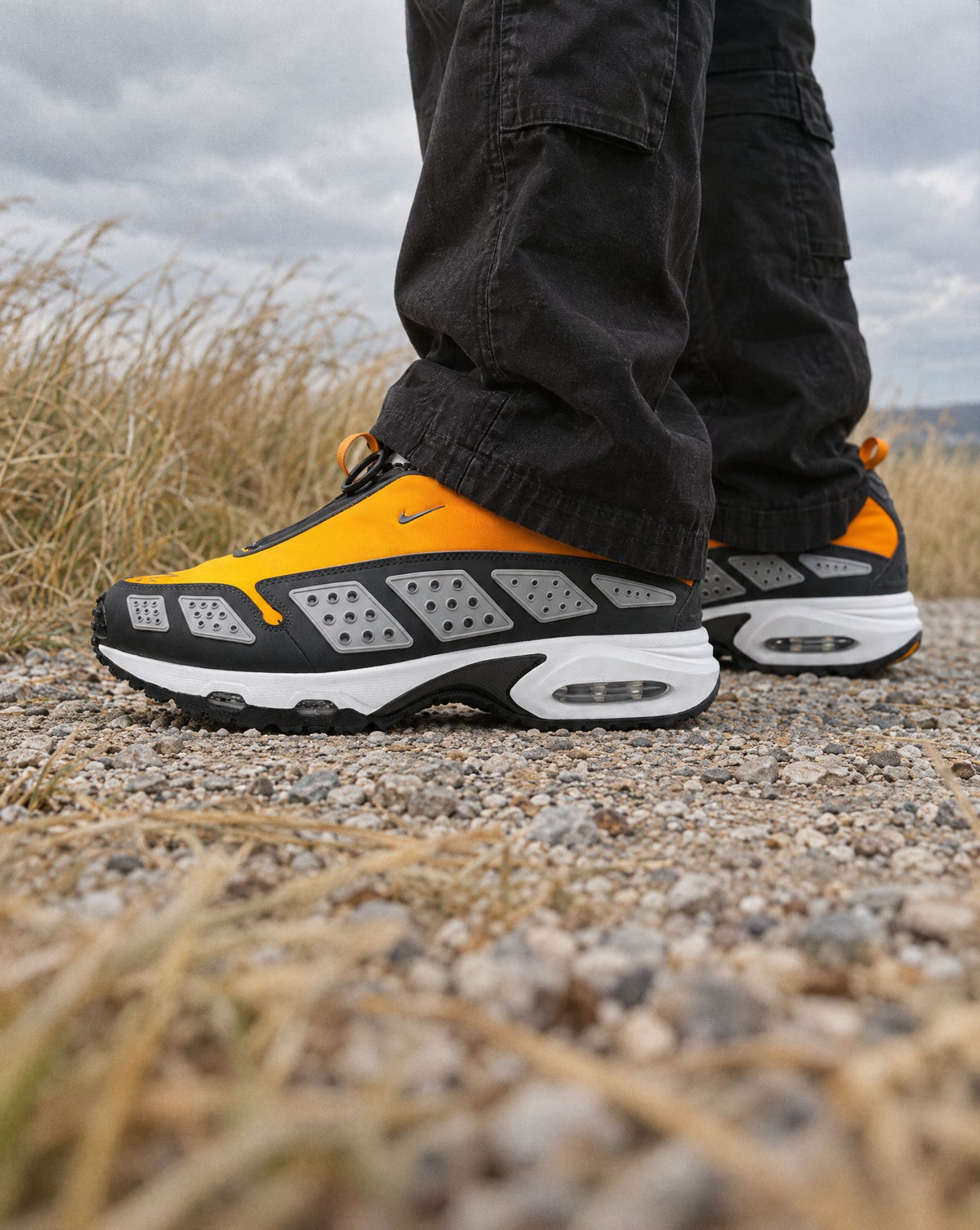 Nike Air Max Sunder Canyon Gold Deep Ocean (Women's) - on-foot