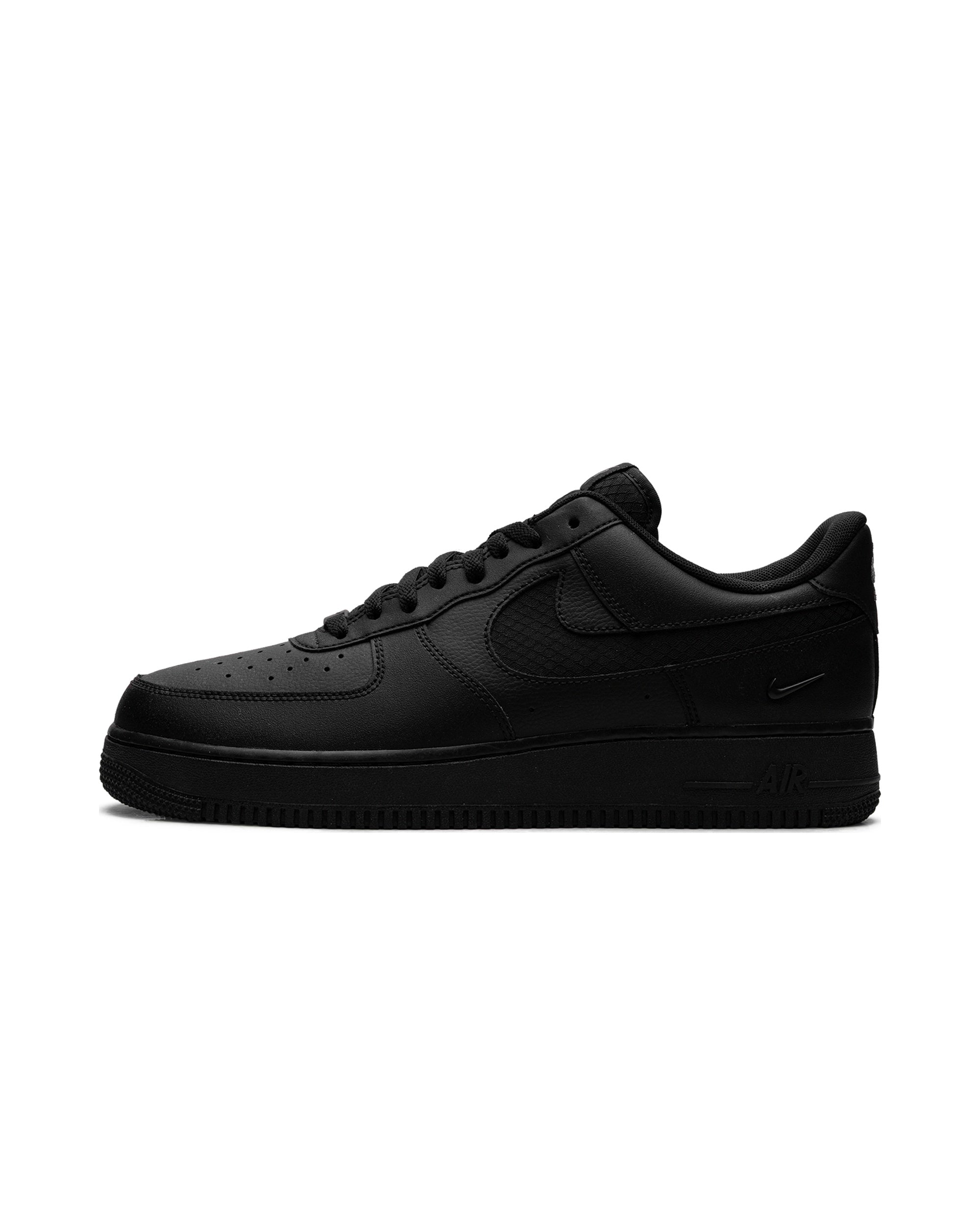 Nike Air Force 1 Low SE Triple Black Ripstop