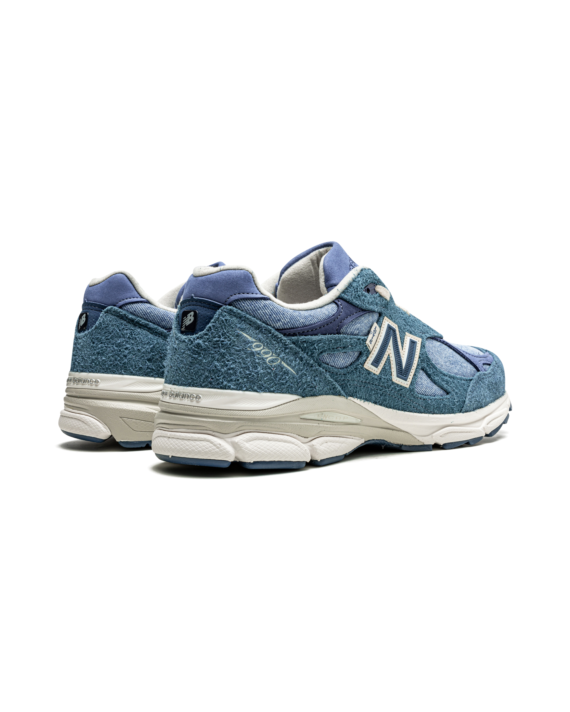 New Balance 990v3 MiUSA Levi's Denim