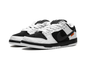 Nike SB Dunk Low TIGHTBOOTH