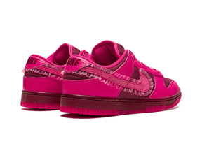 Nike Dunk Low "Valentine's Day" (2022) - street-bill.dk