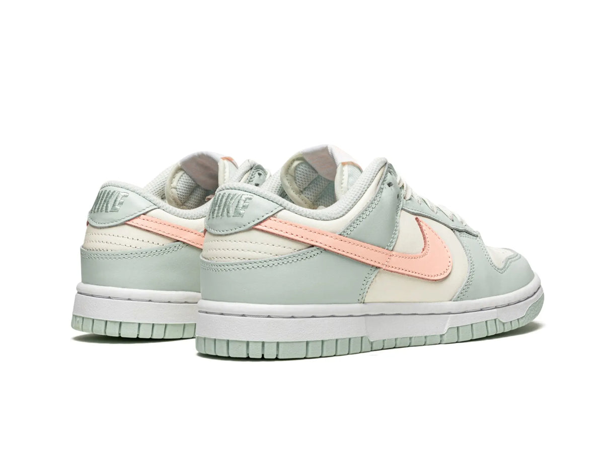 Nike Dunk Low "Barely Green" - street-bill.dk